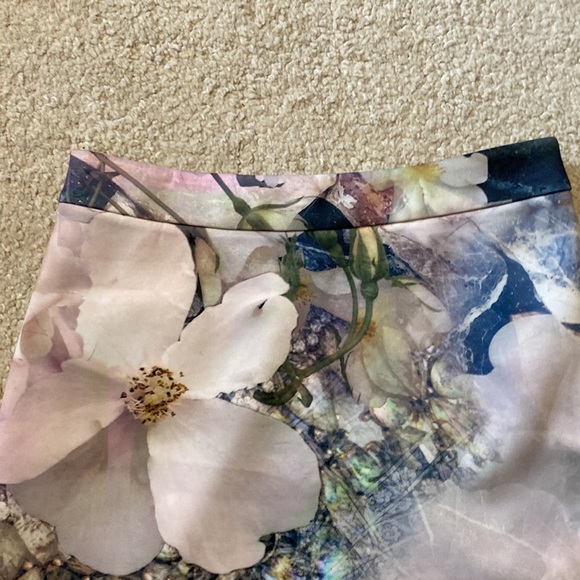 SINDA Ted Baker Floral Midi Neoprene Skirt - Picture 2 of 6